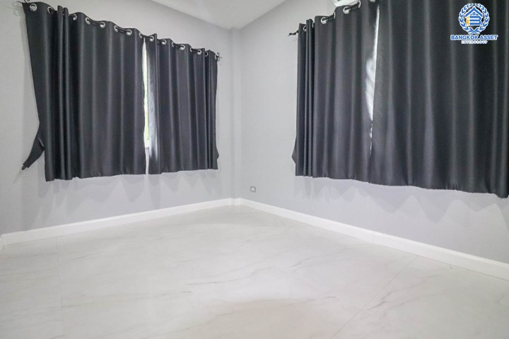 *****บ้านเดี่ยวมือสองย่านกรุงเทพฯ ม.เดอะซิตี้ พหลโยธิน หลังมุม! เนื้อที่กว้าขวางสุดถึง 57.8 ตร.ว. ฟังก์ชันจัดเต็ม 3 ห้องนอน 3 ห้องน้ำ 2 ที่จอดรถ แถมฟรี! 6 เครื่องปรับอากาศ, 3 เครื่องทำน้ำอุ่น ฯลฯ  บนทำเลเยี่ยม ใกล้รถไฟฟ้าสายสีเขียว "สถานีคลองสาม" (ส่วนต่อขยาย) และทางด่วน "รามอินทรา-อาจณรงค์"